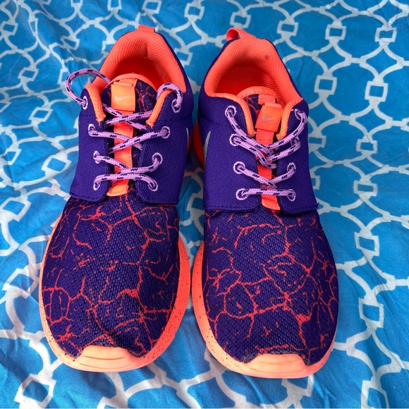Nike Women’s size 6.5 Roshe one Lava purple orange running sneakers wmns shoes - Picture 2 of 11